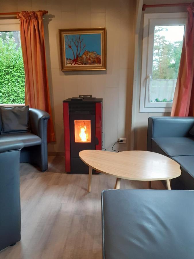 Villa Chalet Le Chaleureux 1 à 4 personnes à Resteigne Extérieur photo