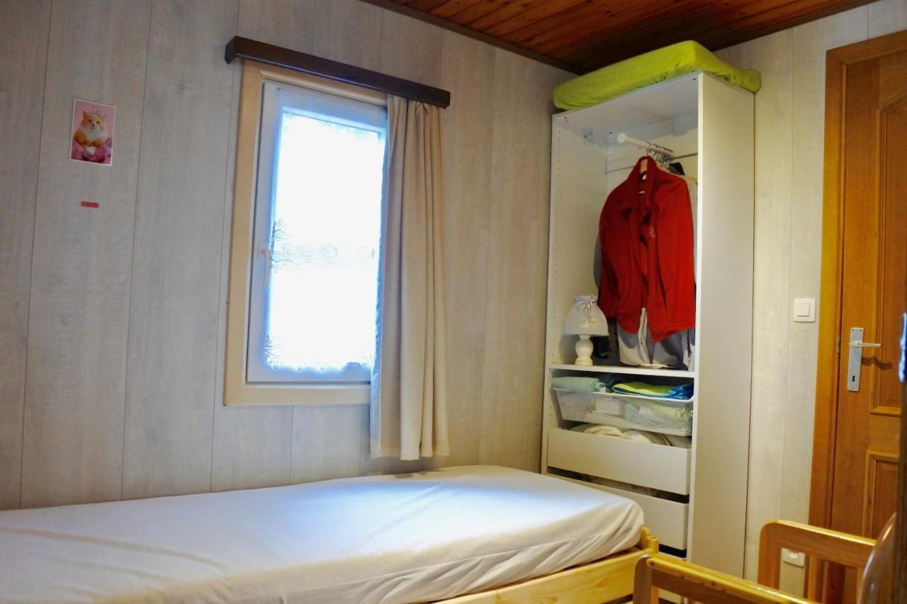 Villa Chalet Le Chaleureux 1 à 4 personnes à Resteigne Extérieur photo